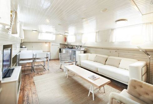 Houseboat | www.the-wild-child.com